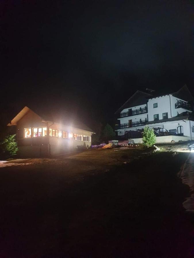 Отель La Rocca Фундата Экстерьер фото